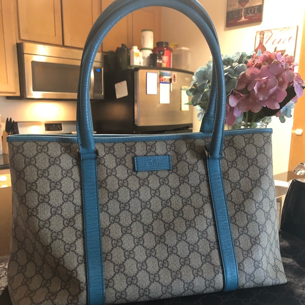 🚫SOLD🚫 Authentic Gucci GG  Monogram Joy Tote